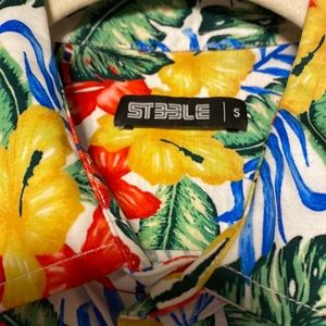 Bright floral St33le button down shirt